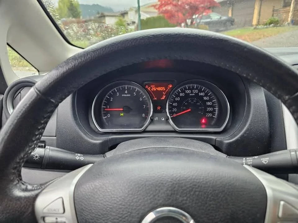 2014 Nissan Versa - Image 6 of 8