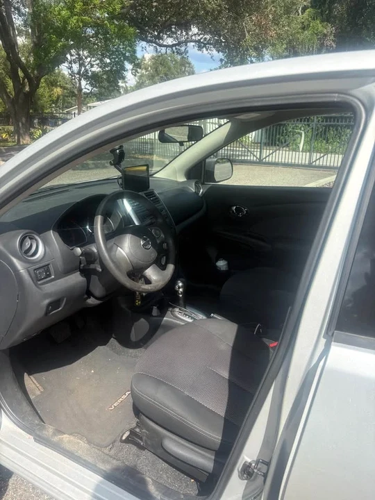 2014 Nissan Versa - Image 10 of 12