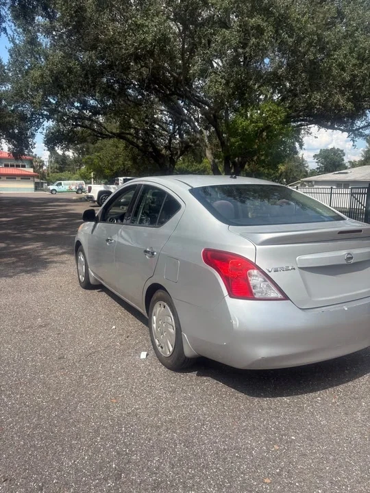 2014 Nissan Versa - Image 5 of 12