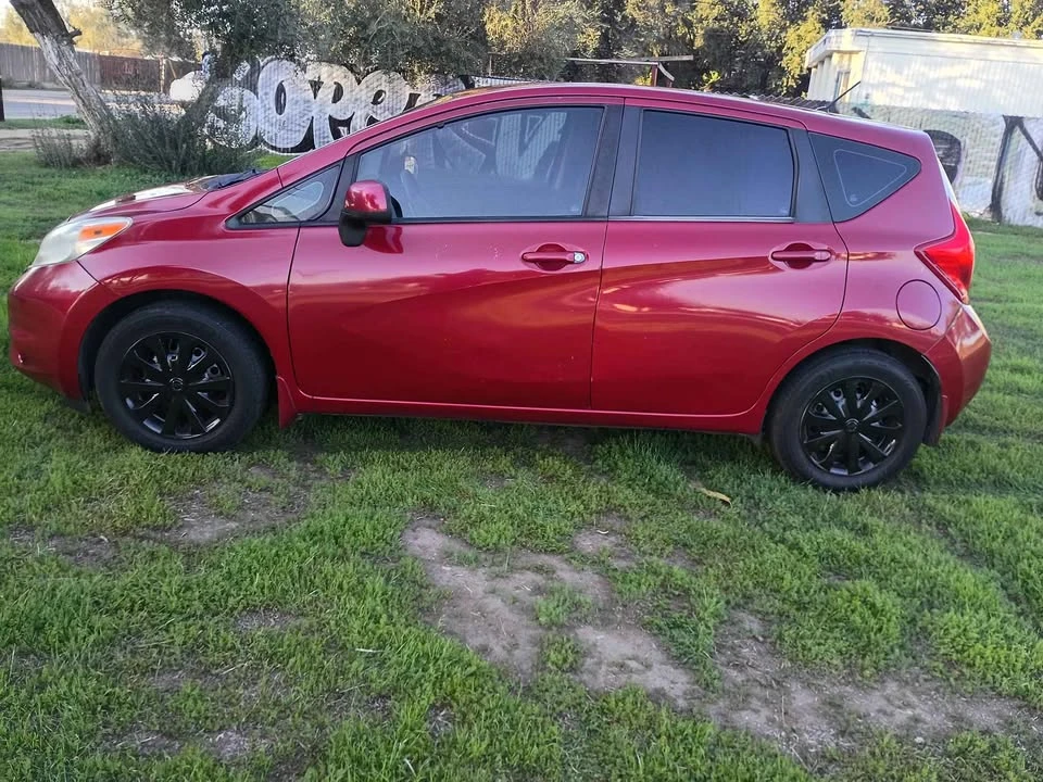 2014 Nissan Versa - Image 10 of 11