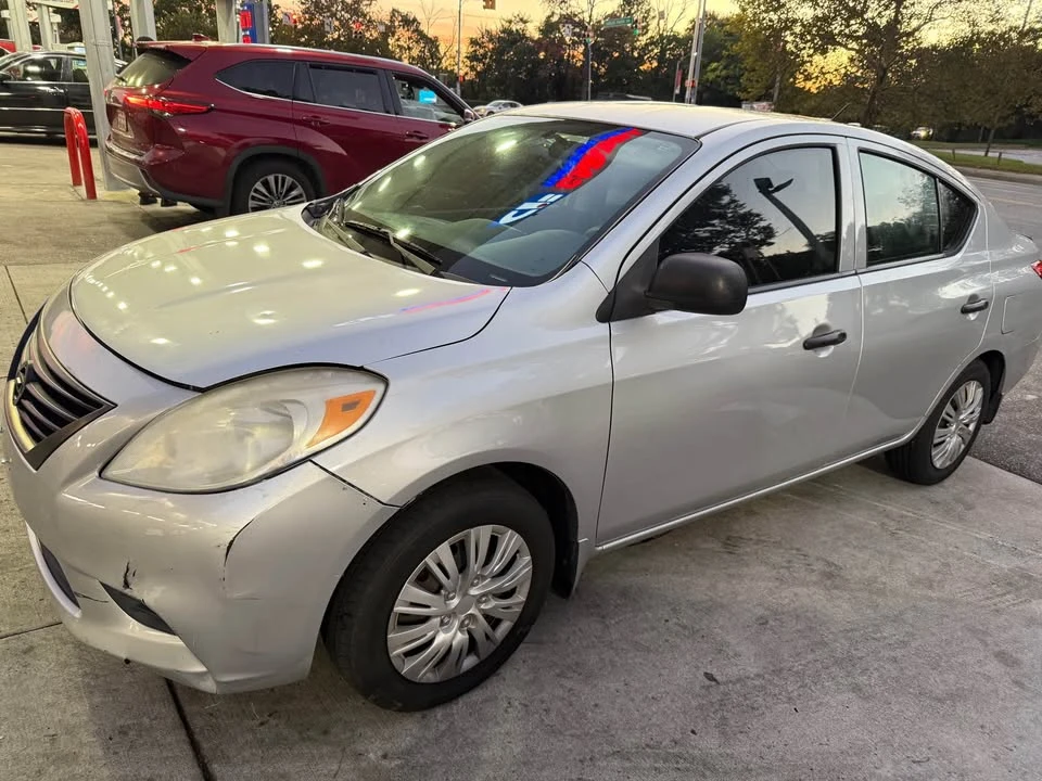 2014 Nissan Versa - Image 7 of 8