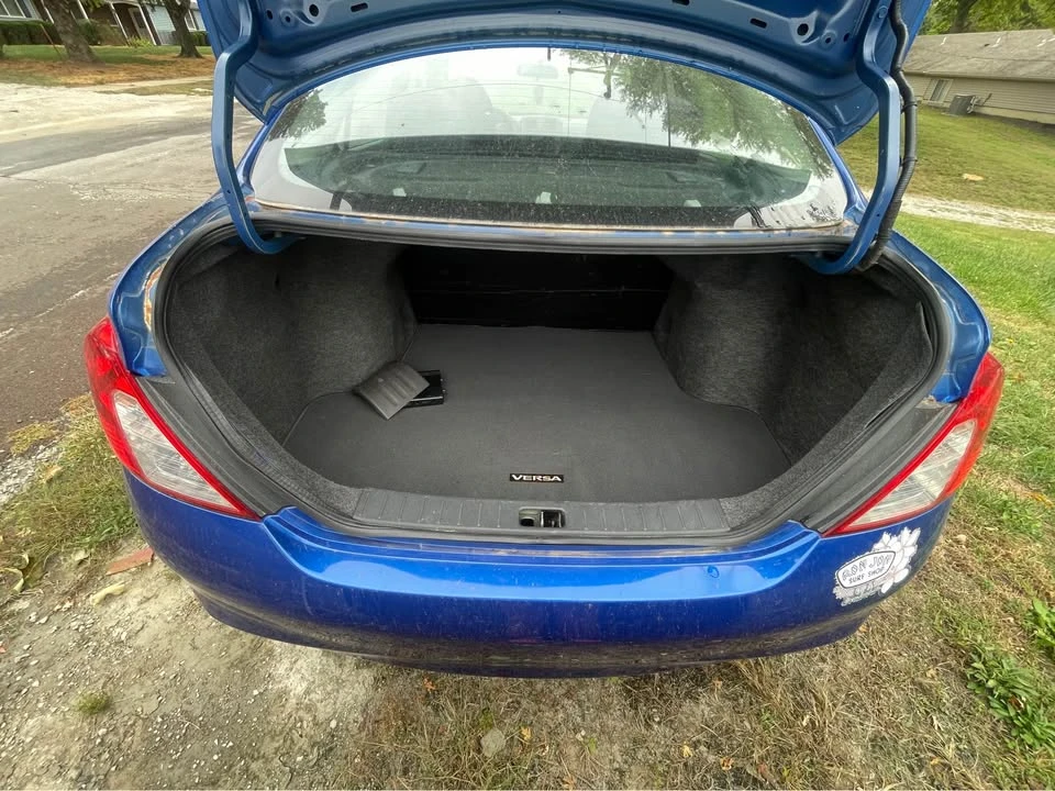 2014 Nissan Versa - Image 9 of 10