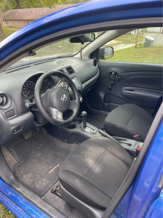 2014 Nissan Versa - Image 5 of 10