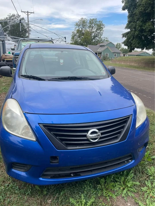 2014 Nissan Versa - Image 2 of 10
