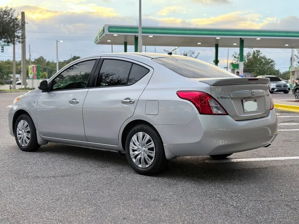 2014 Nissan Versa - Image 2 of 13