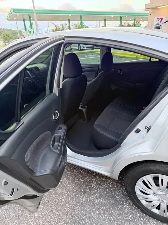 2014 Nissan Versa - Image 11 of 14
