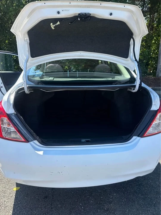 2014 Nissan Versa - Image 6 of 6