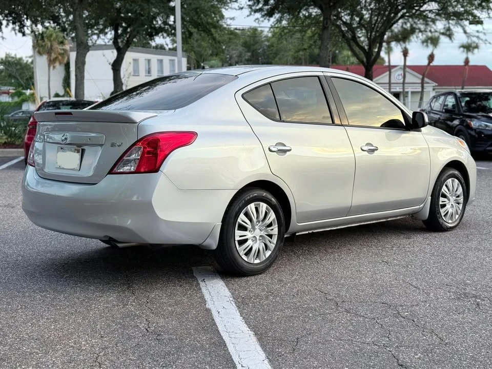 2014 Nissan Versa - Image 4 of 14
