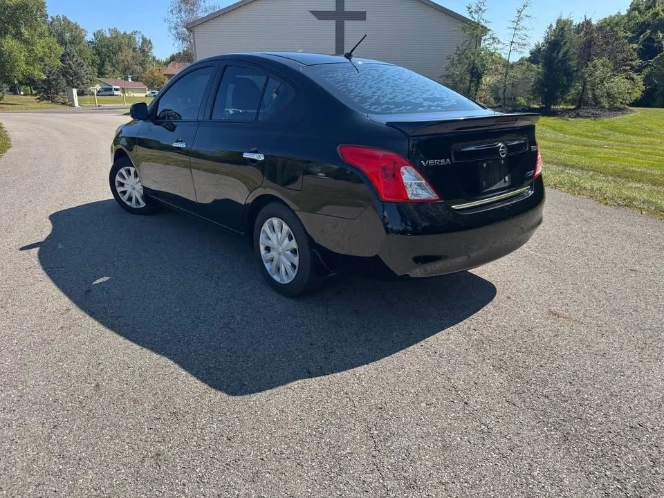 2014 Nissan Versa - Image 4 of 13
