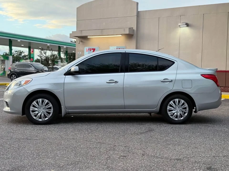 2014 Nissan Versa - Image 5 of 14