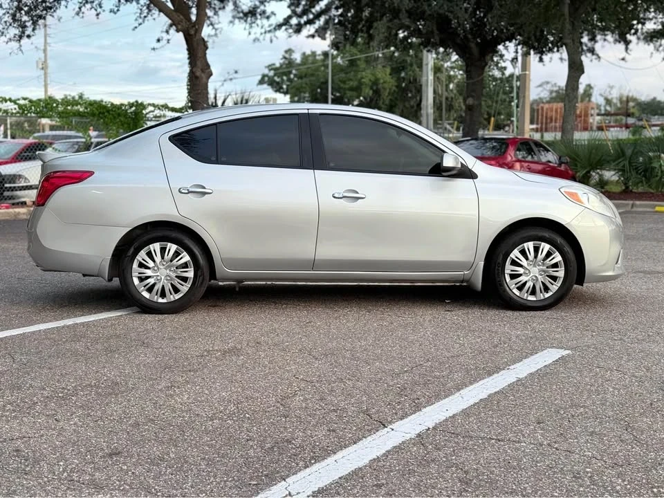 2014 Nissan Versa - Image 12 of 14