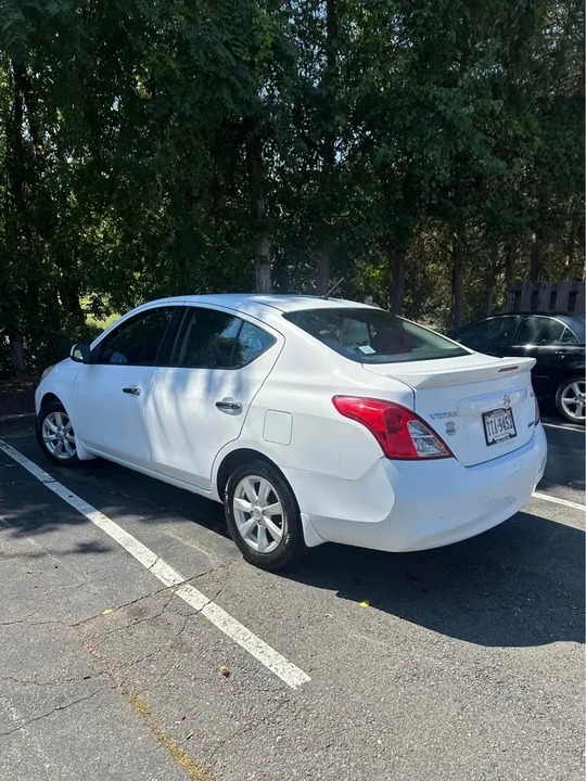 2014 Nissan Versa - Image 2 of 6