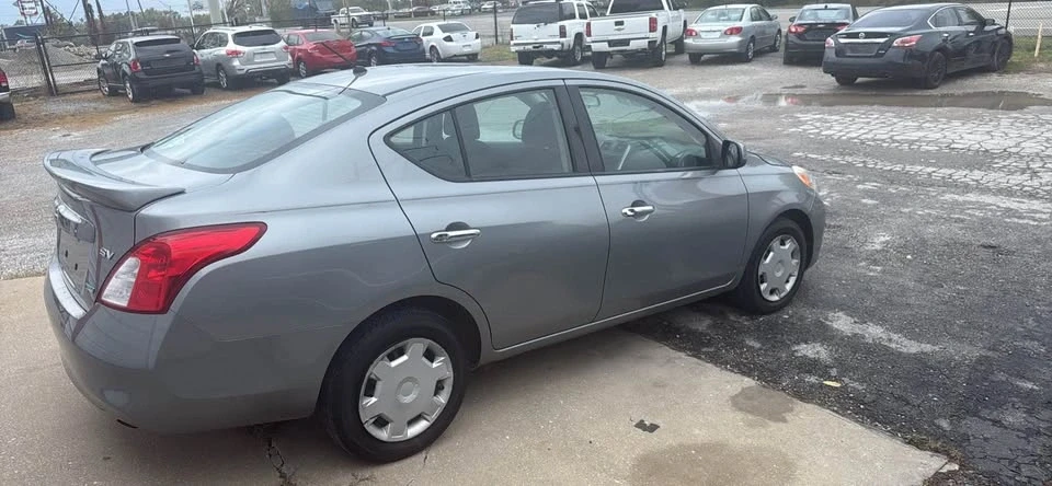 2014 Nissan Versa - Image 13 of 16