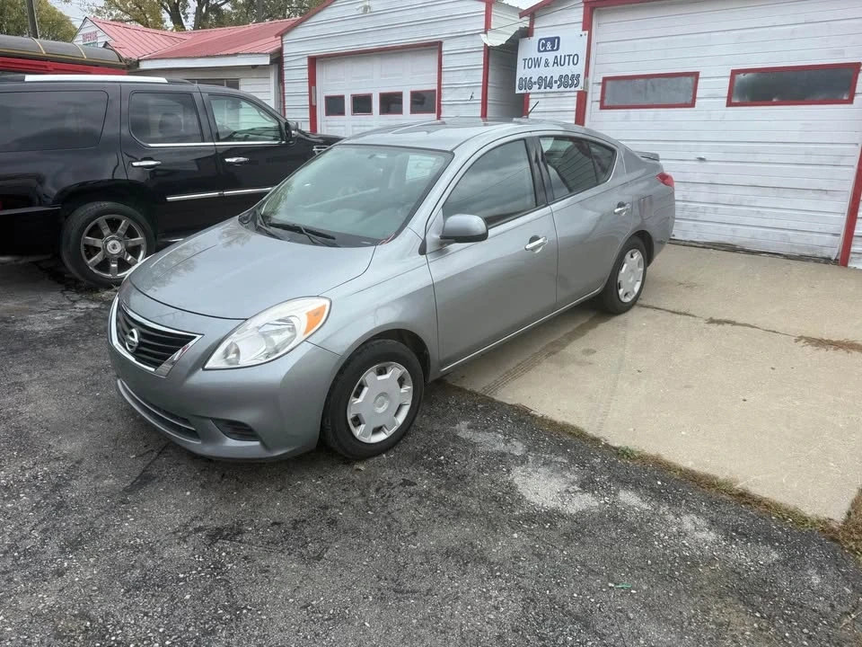 2014 Nissan Versa - Image 5 of 14