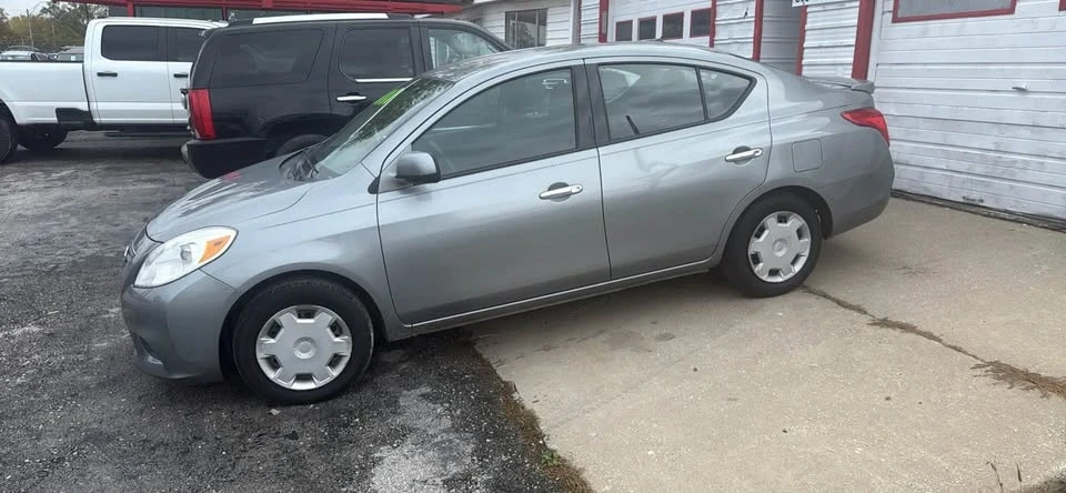 2014 Nissan Versa - Image 16 of 16
