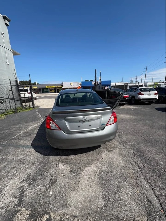 2014 Nissan Versa - Image 2 of 10