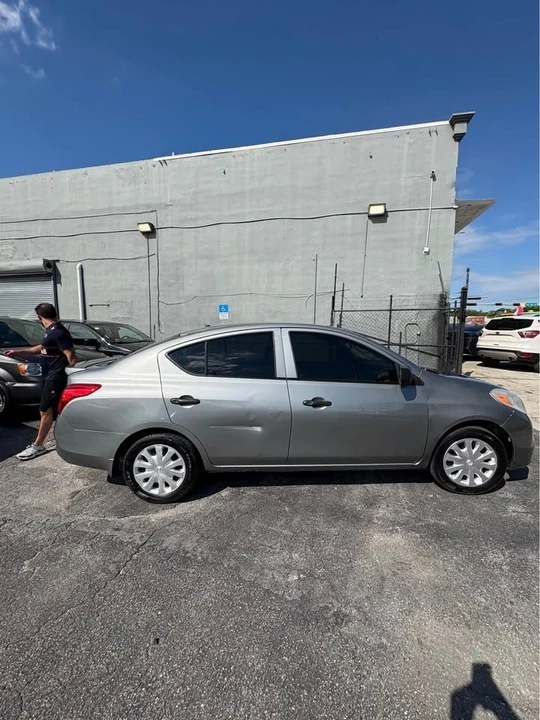 2014 Nissan Versa - Image 3 of 10