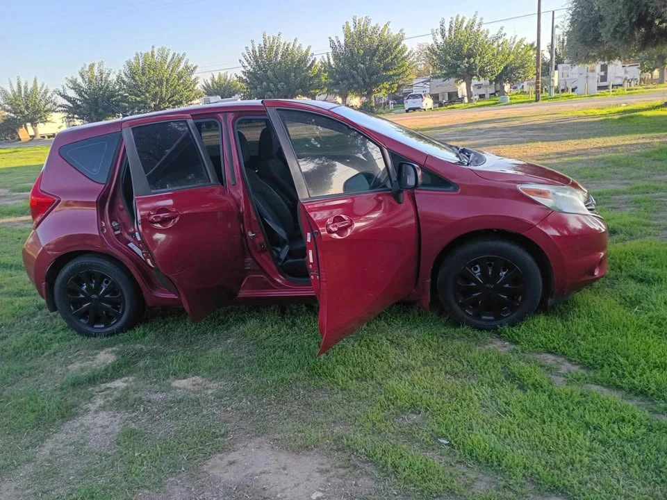 2014 Nissan Versa - Image 2 of 10