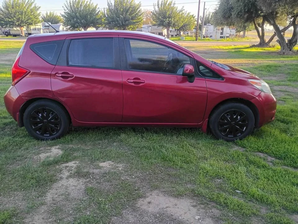 2014 Nissan Versa - Image 3 of 10