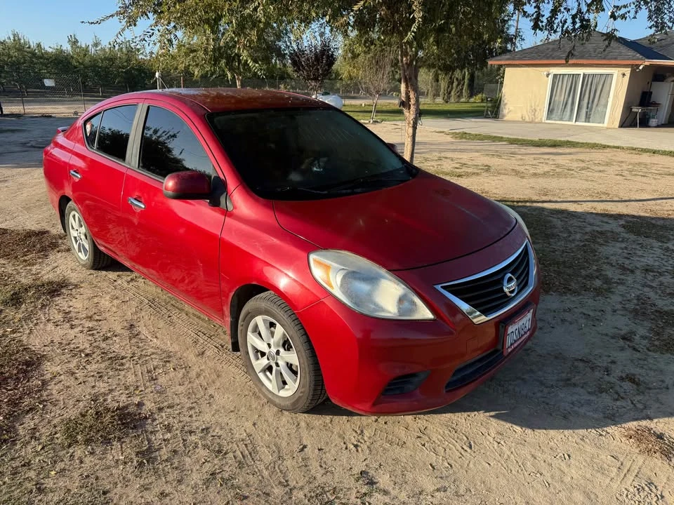 2014 Nissan Versa - Image 2 of 8