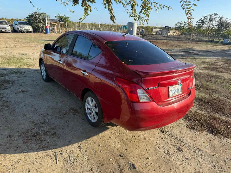2014 Nissan Versa - Image 4 of 8