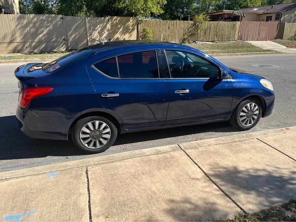 2014 Nissan Versa - Image 5 of 13