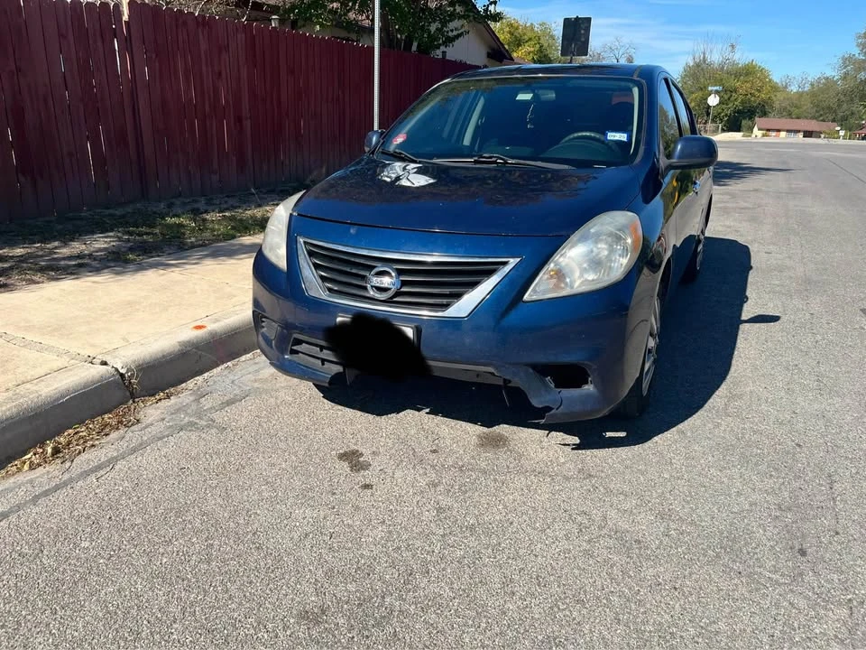 2014 Nissan Versa - Image 3 of 13