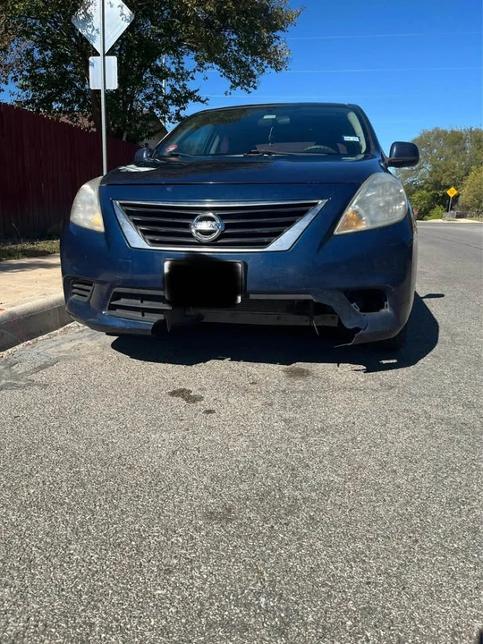 2014 Nissan Versa - Image 2 of 13