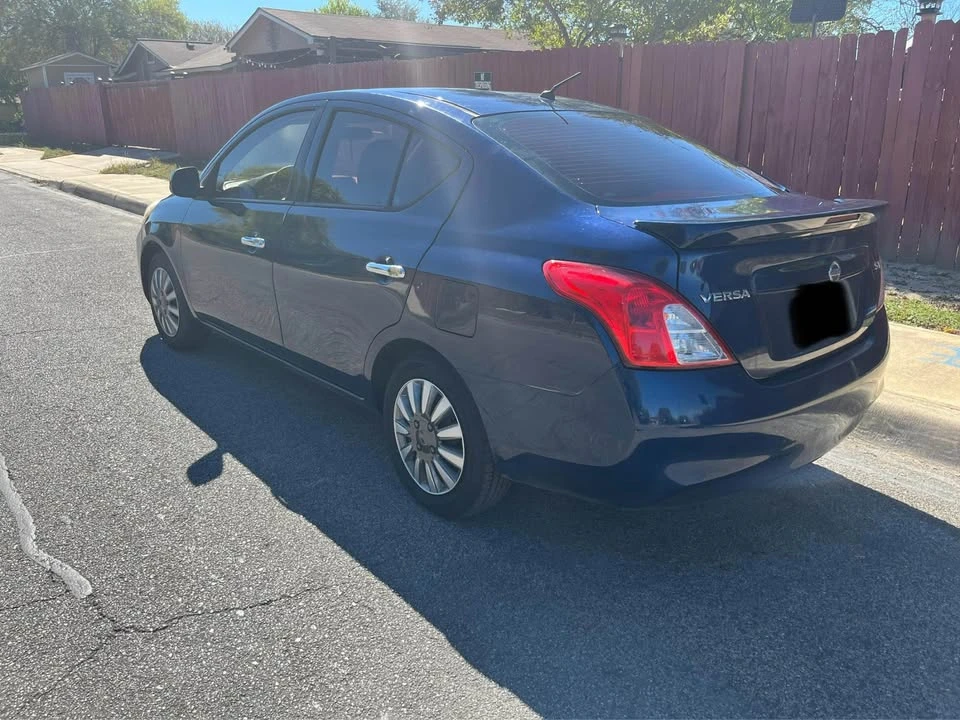 2014 Nissan Versa - Image 6 of 13