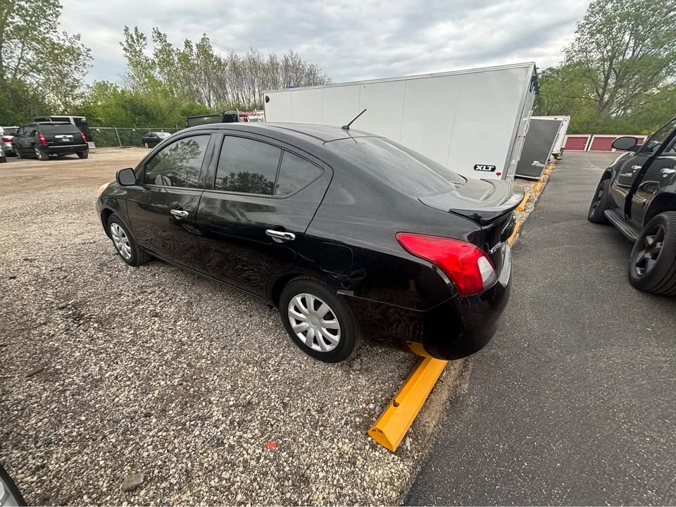 2014 Nissan Versa - Image 4 of 9