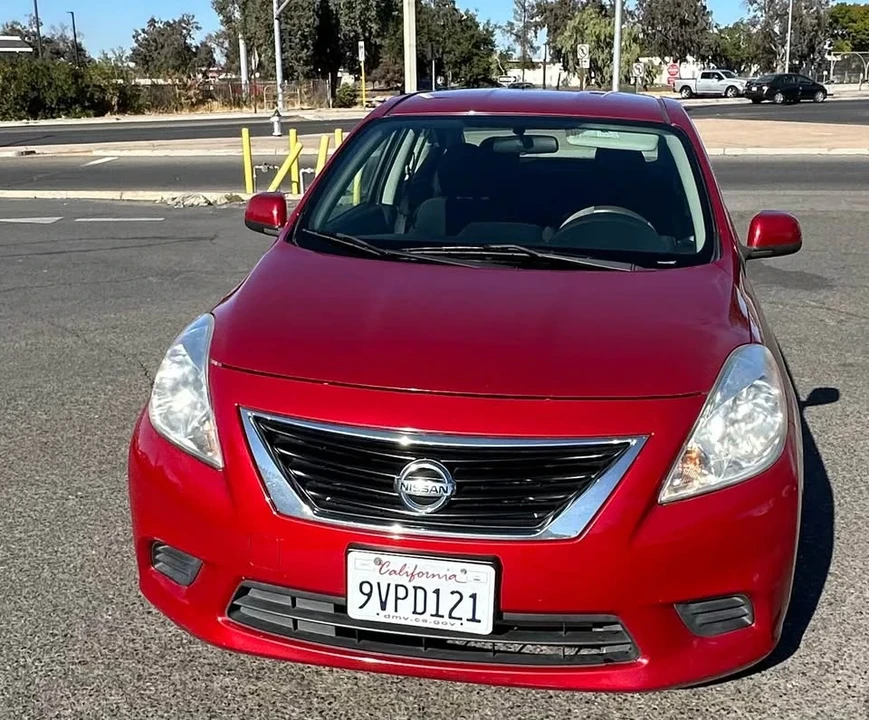 2014 Nissan Versa - Image 4 of 13