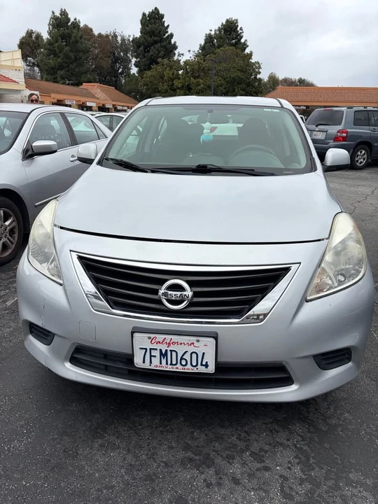 2014 Nissan Versa - Image 3 of 5