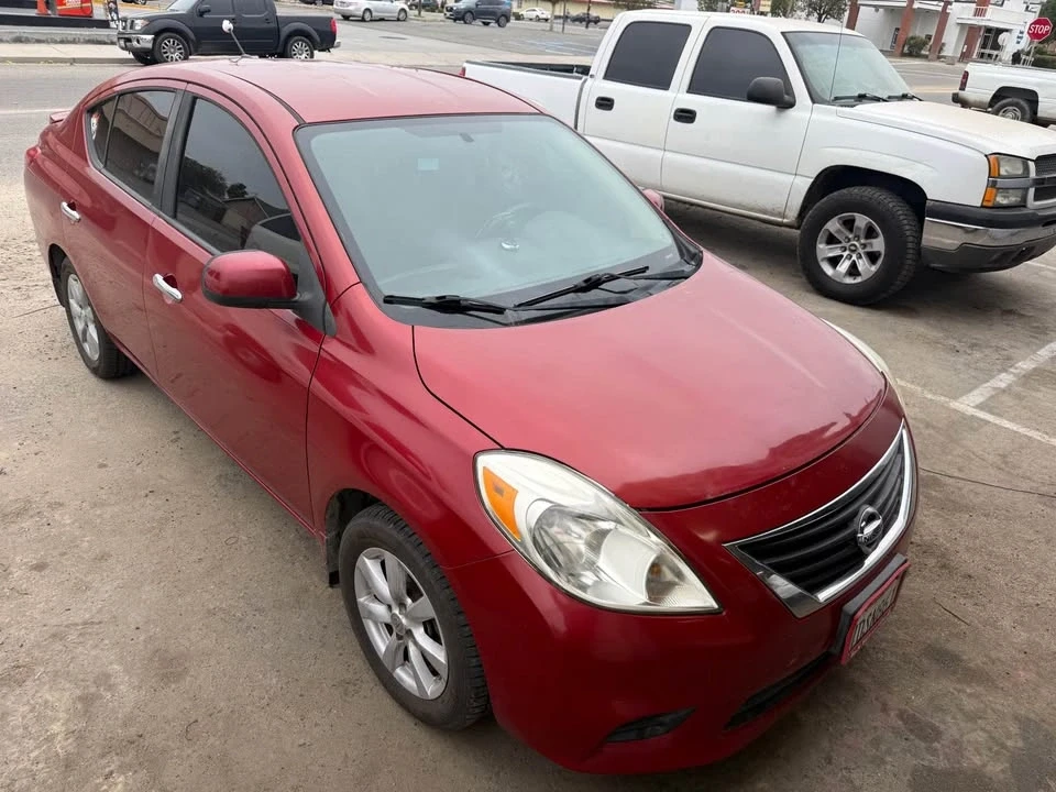 2014 Nissan Versa - Image 2 of 11