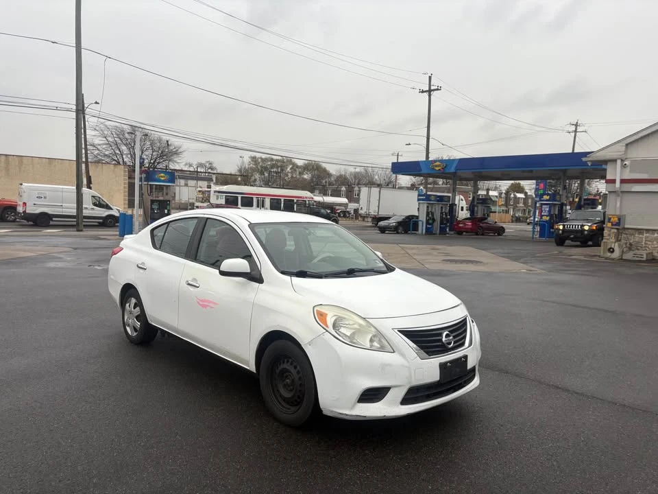 2014 Nissan Versa - Image 3 of 9