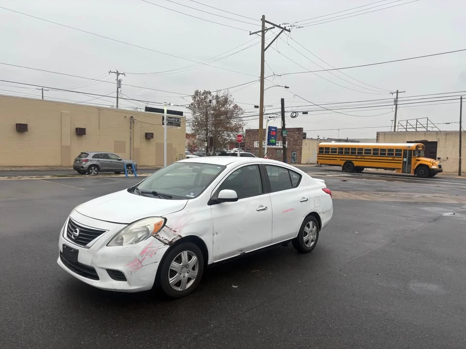 2014 Nissan Versa - Image 8 of 9