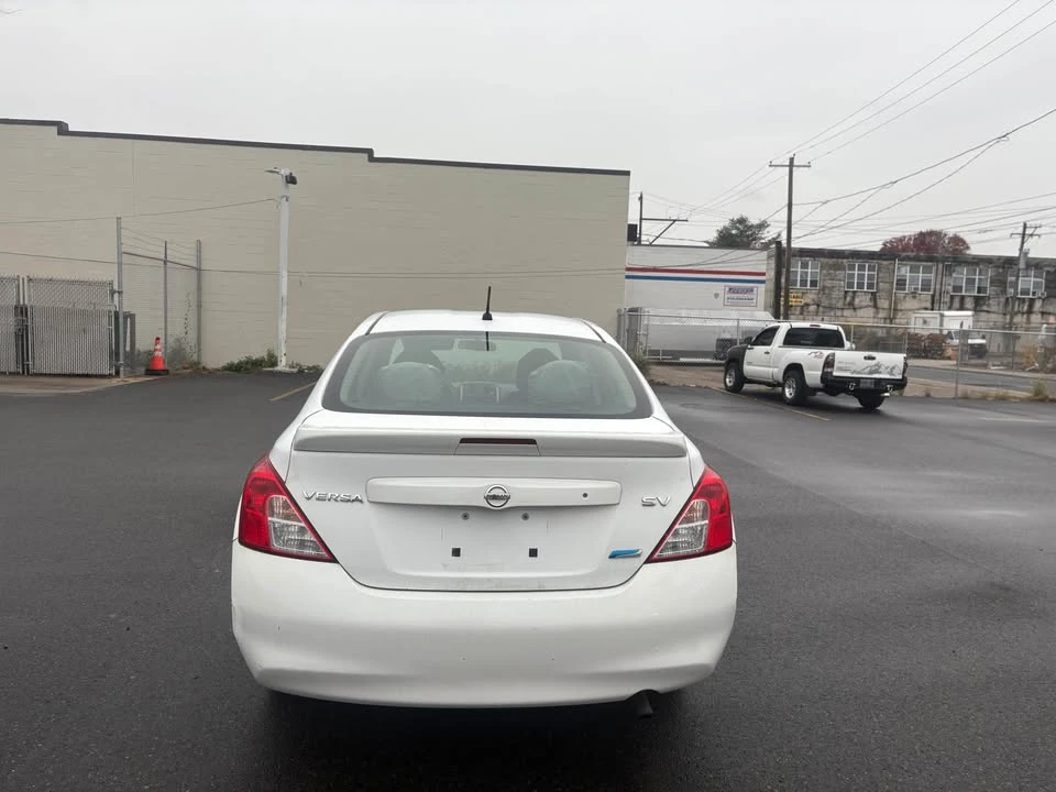 2014 Nissan Versa - Image 6 of 9
