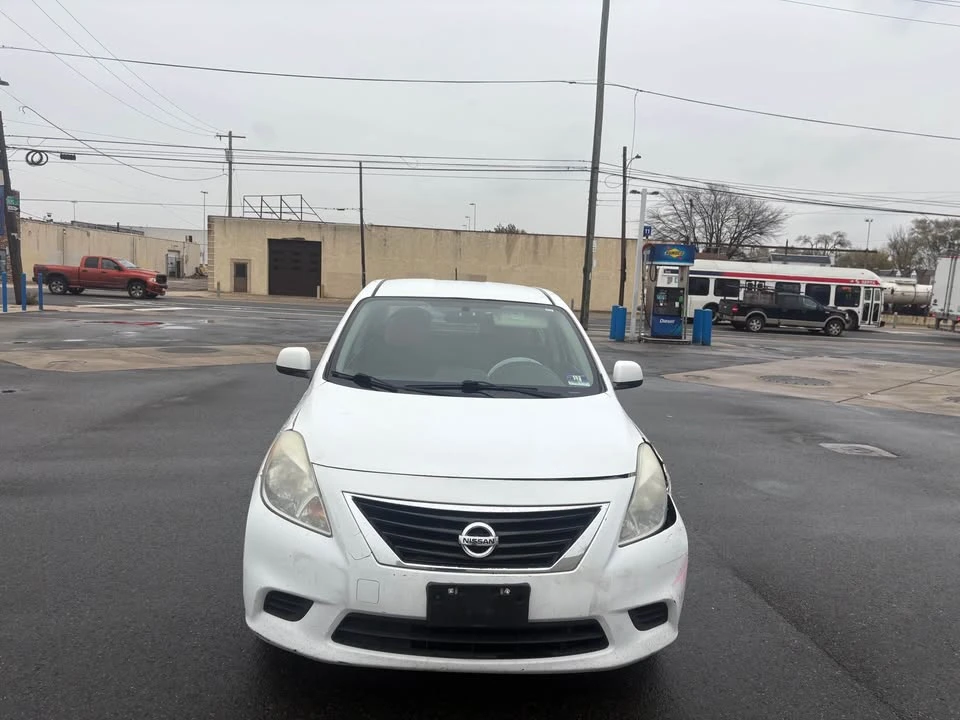 2014 Nissan Versa - Image 2 of 9