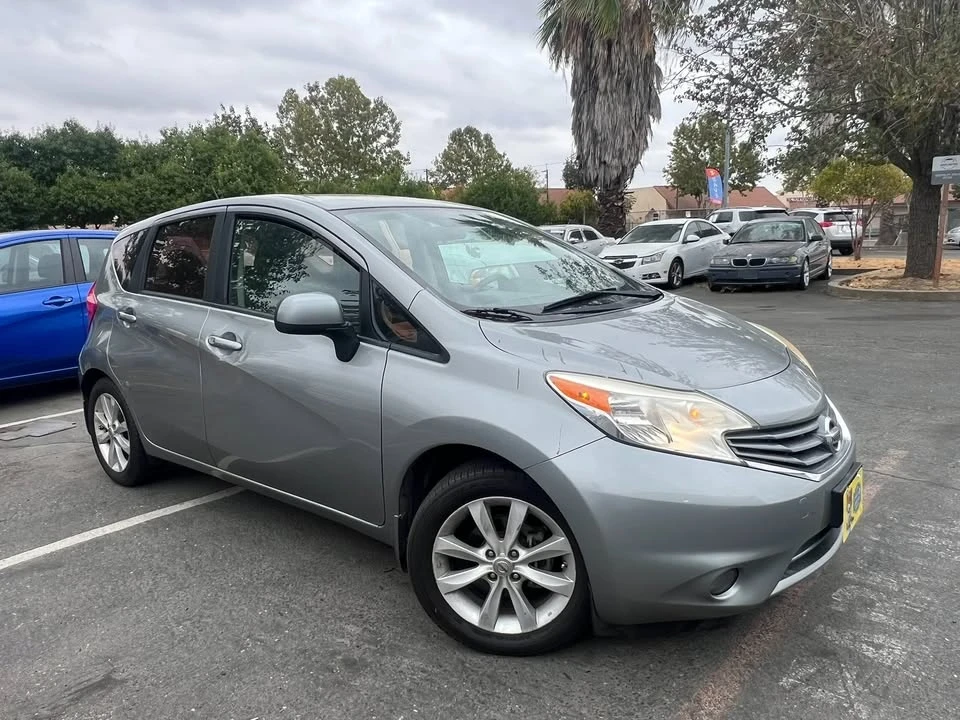 2014 Nissan Versa - Image 7 of 18