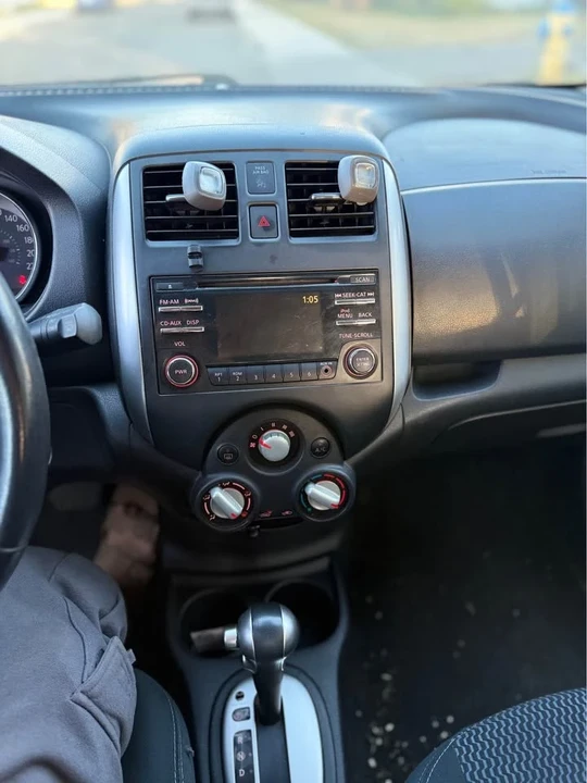 2014 Nissan Versa - Image 11 of 18