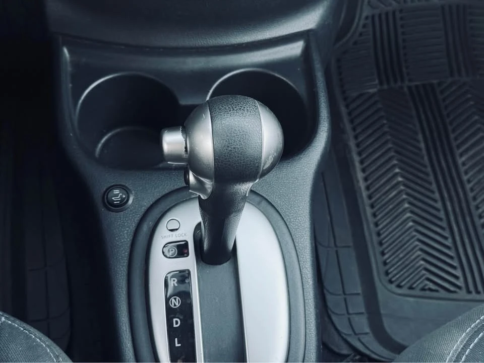 2014 Nissan Versa - Image 10 of 13