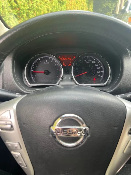 2014 Nissan Versa - Image 15 of 16
