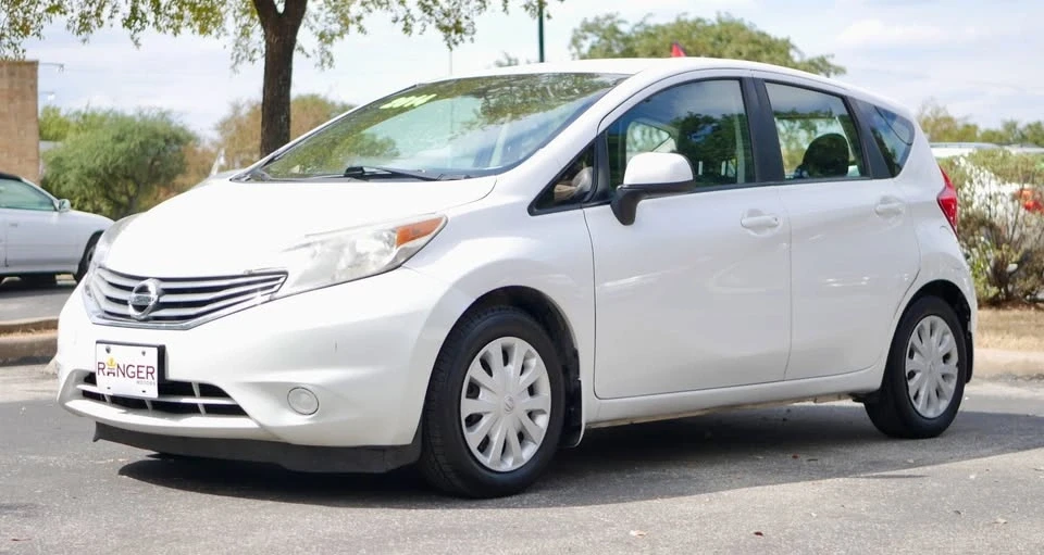2014 Nissan Versa - Image 8 of 15