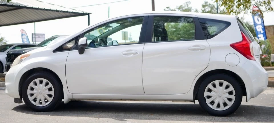 2014 Nissan Versa - Image 7 of 15