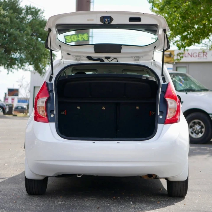 2014 Nissan Versa - Image 5 of 15