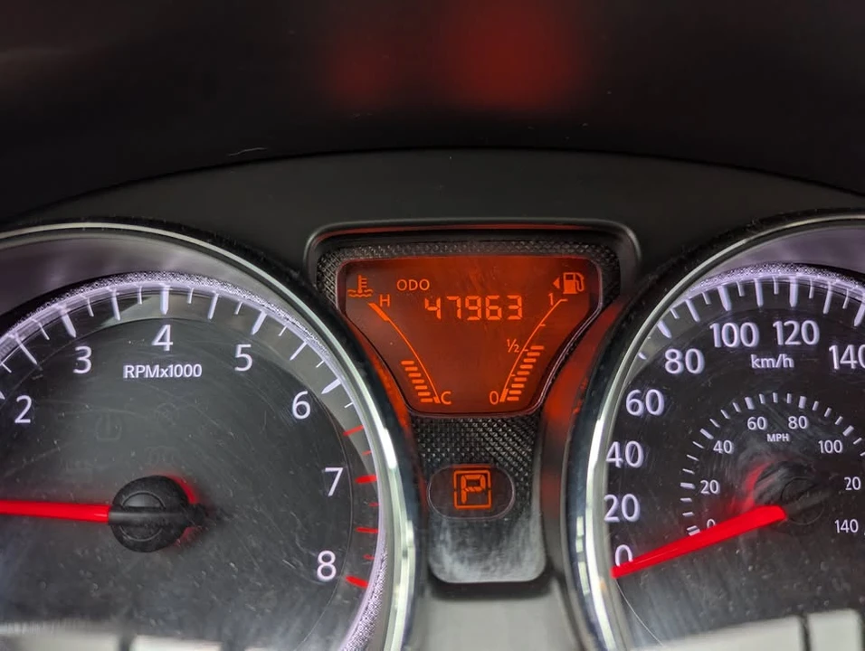 2014 Nissan Versa - Image 8 of 10