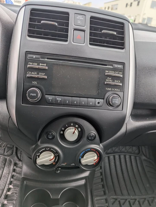 2014 Nissan Versa - Image 5 of 10