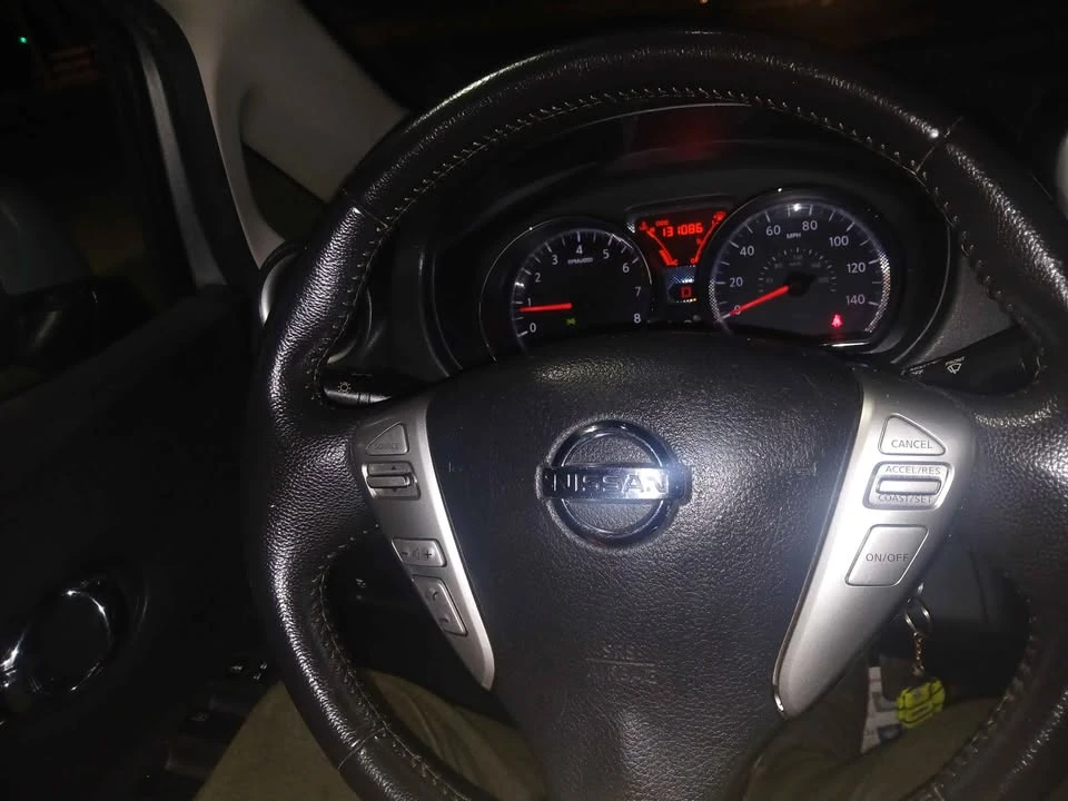 2014 Nissan Versa - Image 12 of 16