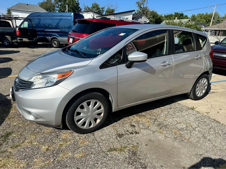 2014 Nissan Versa - Image 5 of 10
