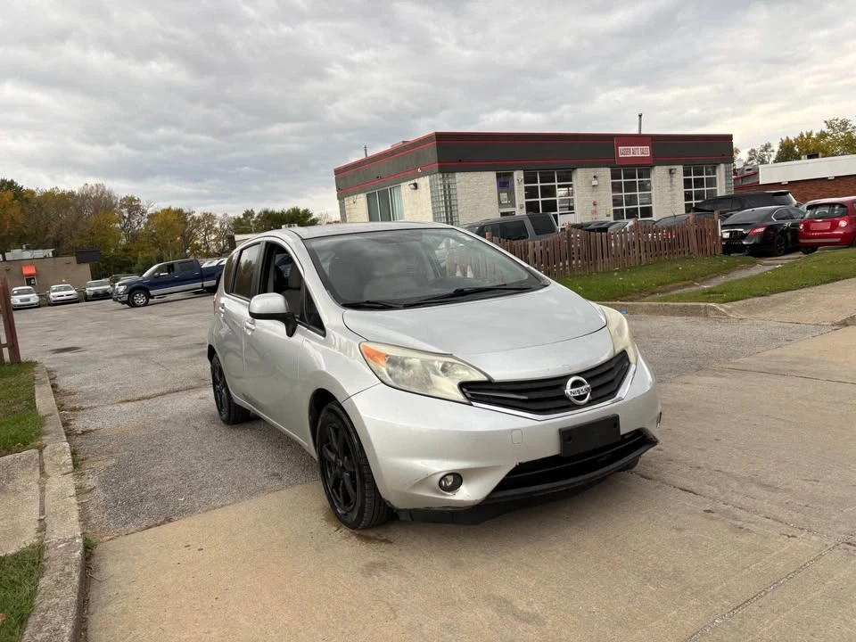 2014 Nissan Versa - Image 5 of 19