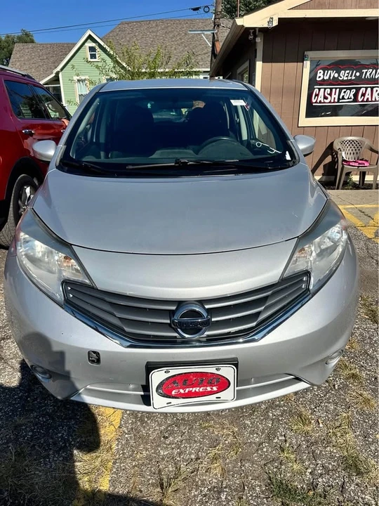 2014 Nissan Versa - Image 4 of 10